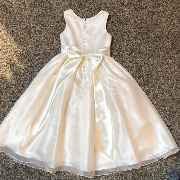 Flower girl dress - Picture 3 of 4